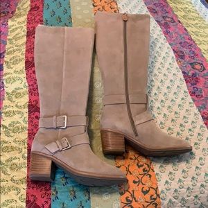 Beautiful Kenneth Cole boots